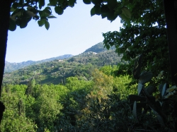 vue sur le village de montagne de Manolates.